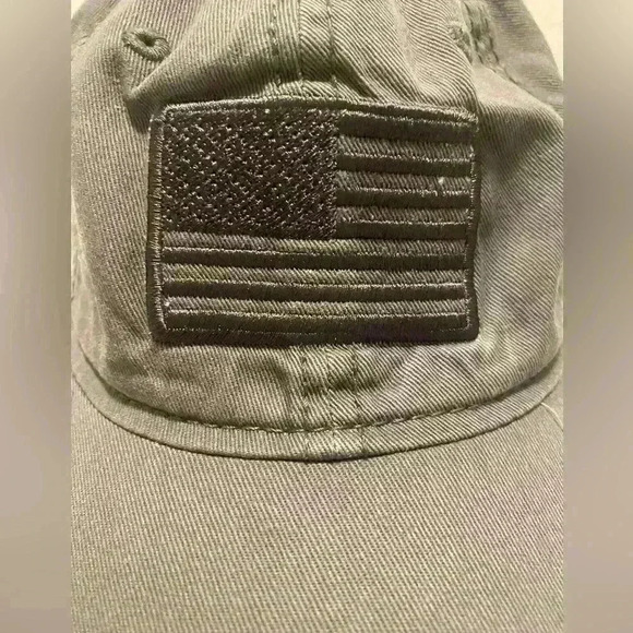Baseball cap with American Flag in front in gray. Adjustable. By Academy. Unisex - Picture 2 of 8